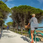 ZEcamping 4 à 200m de la plage piscine animaux acceptés salle fitness Parque de Campismo Sérignan